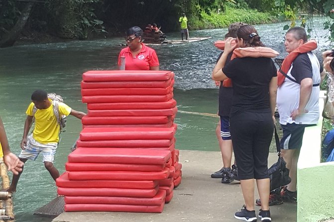 #1 Martha brea bamboo rafting - Getting there: why the air-conditioned ride matters