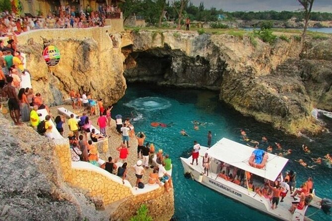 3 to 5 Hour Private Herbal Tour Shopping and Dinner at Ricks Cafe - Key highlights you can count on