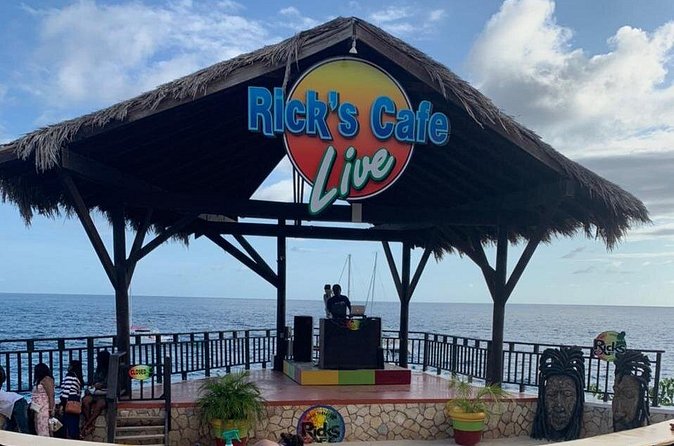 7 Mile Beach and Rick's Cafe in Negril from Montego Bay Private Tour - What private means on a 5-hour Negril day