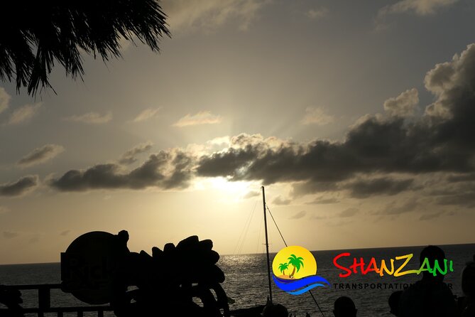 7 Mile Beach & Ricks Cafe with free Shopping experience - Price and Value: What $50 Covers (and What It Does Not)