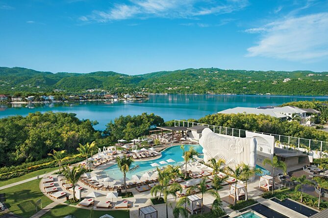 A "Private" Airport Transfer to any Resort in Montego Bay - From Landing to Lobby: The Simple Value of Prebooking