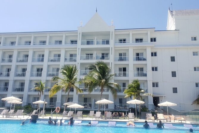 A "Private" Airport Transfer to any Resort in Ocho Rios - Flight Tracking Turns Delays Into a Minor Blip