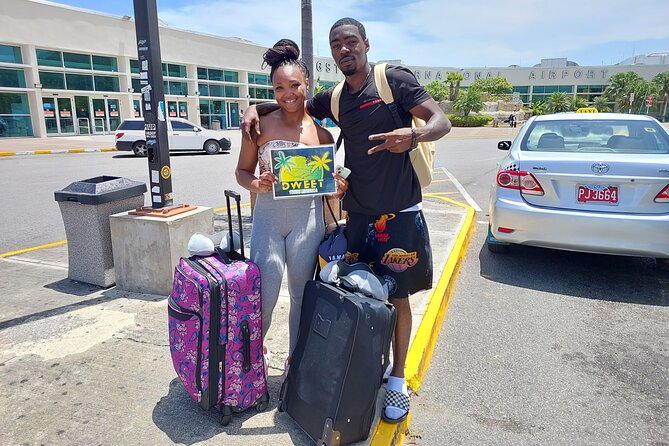 Airport Transfer Montego Bay: Riu Montego / Reggae / Palace - Inside the ride: AC comfort, WiFi, and a stop if you need it