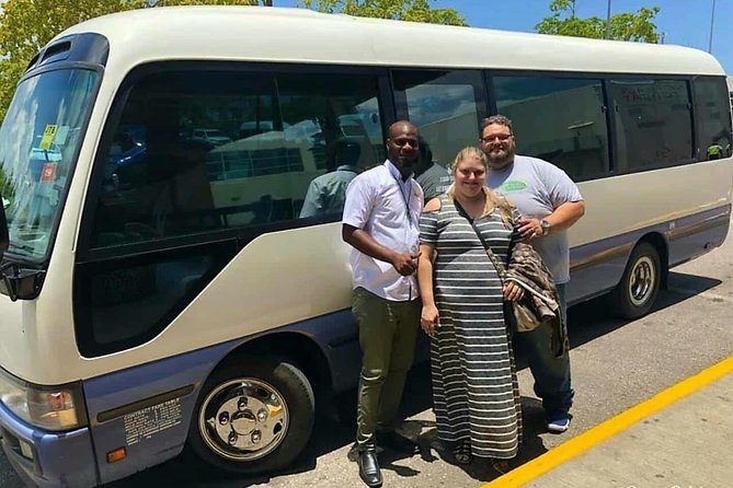 Airport Transfer To Riu Hotel Ocho Rios - Landing and Finding Your Driver Quickly, Without the Airport Mess