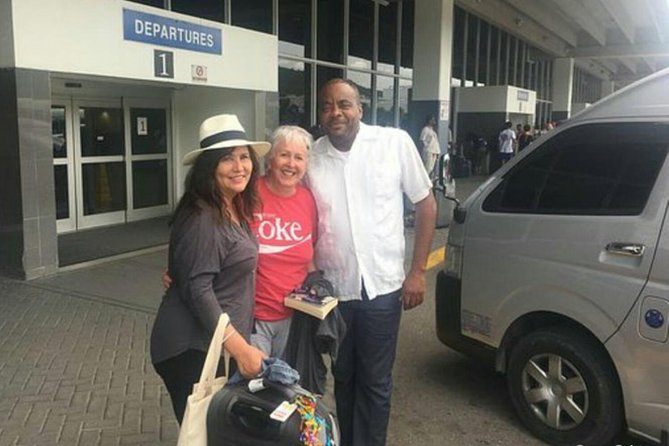 Airport Transfer To Riu Hotel Ocho Rios - Inside the Ride to Riu Ocho Rios: Clean, Comfortable, and Flexible