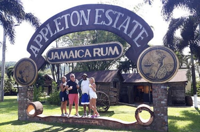 Appleton Estate Rum, YS Falls, Black River Safari / Floyd's Pelican Bar Tour - Floyd’s Pelican Bar: the sand-bar ride that makes the day feel special