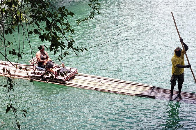 Bamboo Rafting, Frenchman Cove, Boston Jerk Centre in Portland - Stop 3 at Boston Jerk Centre: how to plan your lunch and spice level