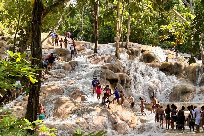 Bamboo Rafting with lime stone - Optional limestone foot massage: the relaxation, the catch, the cost
