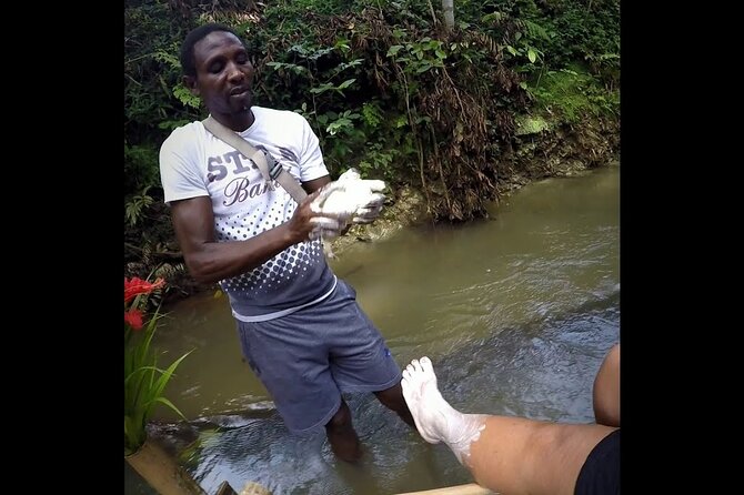 Bamboo River rafting with Limestone massage - Limestone Foot Massage: when relaxation happens during the river day