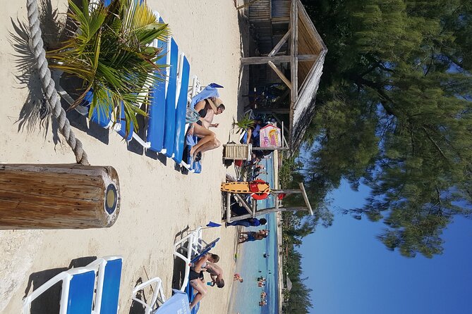 Beach please / Beach day in Ocho Rios Jamaica - After beach time: optional souvenir shopping