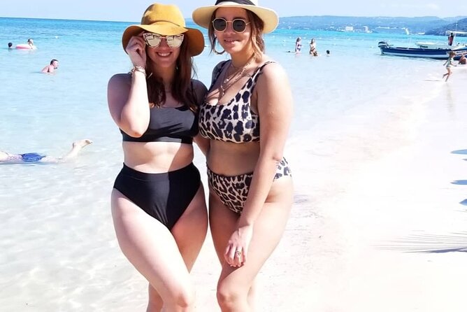 Beach please / Beach day in Ocho Rios Jamaica - Group size up to 99: good for comfort, not a private cabana