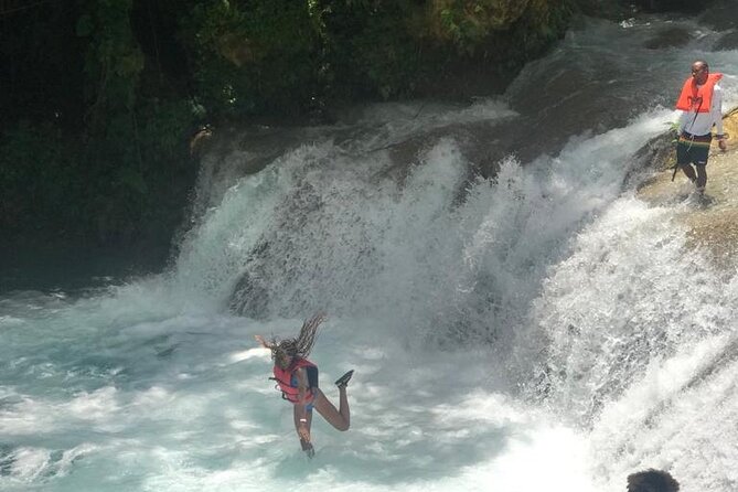 Blue Hole and Dunn's River Adventurous and hiking waterfalls from Ocho Rios - The value of guides and group rhythm, especially with Desmond