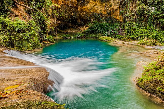 Blue Hole and Dunn's River Falls from Ocho Rios - Timing, crowd rhythm, and making the day feel worth it