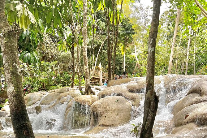 Blue Hole and Dunn's River Tour (Entrance Fees Not Included) - How to Read the Time: One Hour Here, One Hour There