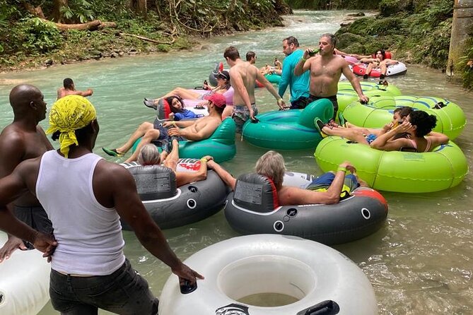 Blue Hole and River Tubing Combo Tour from Ocho Rios - Getting there: pickup, live commentary, and a realistic time frame