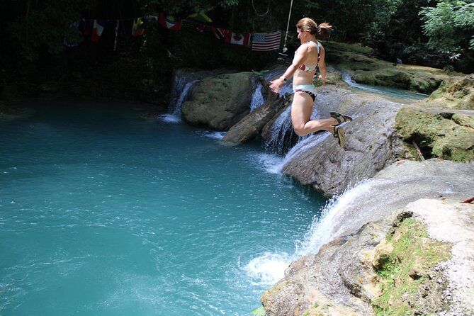Blue Hole and River Tubing From Ocho Rios Includes Entry Fees - The short coast transfer before tubing starts