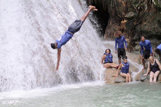 Blue Hole & Dunn's River Falls with Lunch from Negril - Why Blue Hole Plus Dunn’s River Works From Negril