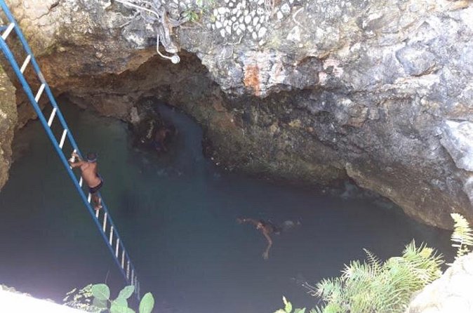 Blue Hole Mineral Spring and Rick's Cafe - The Timing That Makes This Tour Work