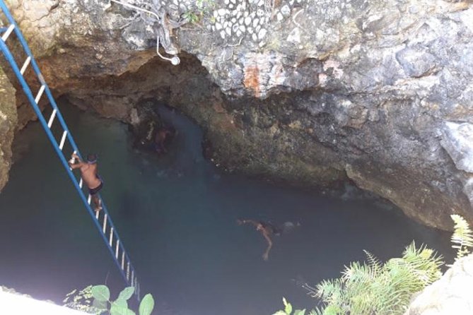 Blue Hole Mineral Spring and Rick's Cafe - Blue Hole Mineral Spring: Swim in Limestone, Then Decide If You Want the Ladder