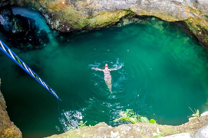 Blue Hole Mineral Spring, Ricks Cafe, 7 Mile Beach and Shopping Private Tour - Time Square Shopping Mall: A Comfortable, Secure Break