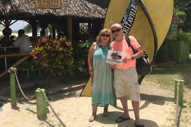 Blue Hole Mineral Spring, Seven Mile Beach, Ricks Cafe/ Shopping Private Tour - Blue Hole Mineral Spring: A Spring Pool, Big Energy, and Swim Time