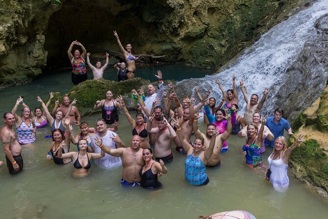 Blue Hole & River Tubing Tour From Falmouth & Runaway Bay Jamaica - Getting there and staying comfortable during the day