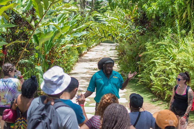 Bob Marley 9 Mile Tour Admission - Stop 2: the Bob Marley and Cedella Marley-Booker mausoleum visit