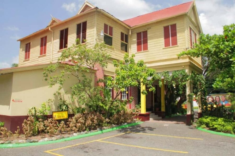 Bob Marley Guided City Tour - Meeting at Emancipation Park: The Easiest Place to Start