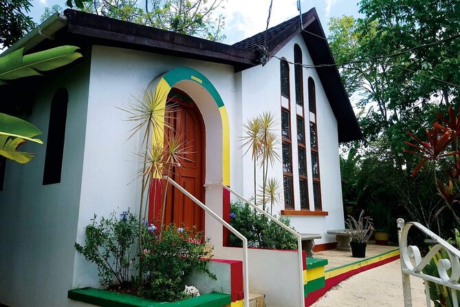 Bob Marley Nine Miles, sightseeing and local food and fruit stop - The mausoleum: flowers, music, and a calm place to reflect