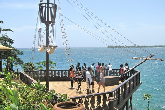 Bob Marley's Nine Mile Admission and Guided Tour from Montego Bay - Plantation Homes on the Way: Rose Hall Great House and Greenwood