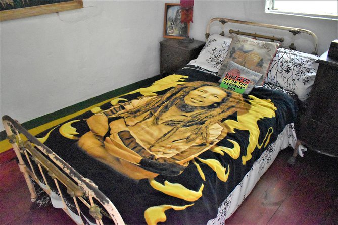Bob Marley's Nine Mile Day-Trip with Admission & Guided Tour from Falmouth - Rastafarian context: why the story lands harder here