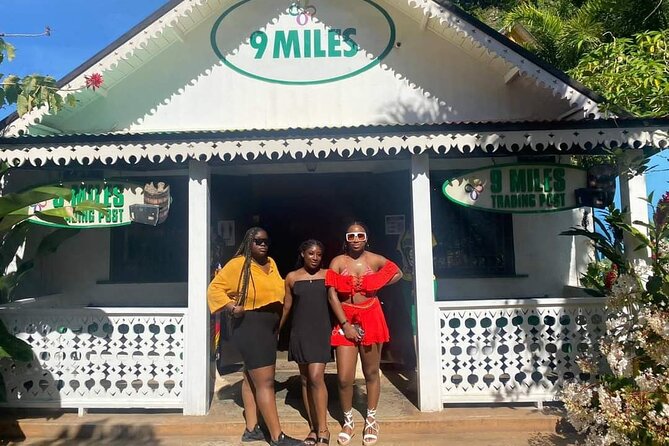 Bob Marley's Nine Mile Tour with Admission from Montego Bay - Montego Bay Pickup and the Mountain-Drive Reality