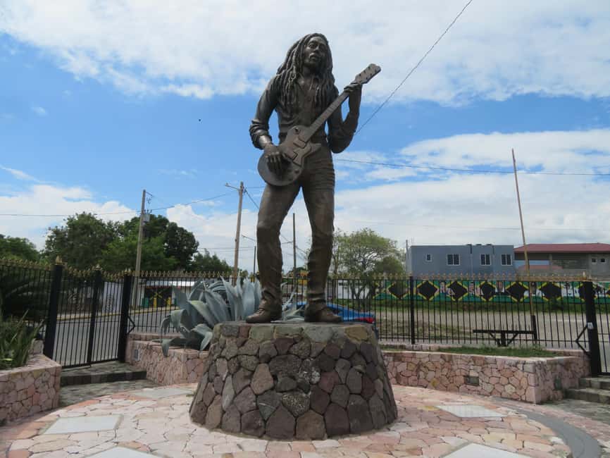 City Tour of Kingston Including Entry Fees - Who This Kingston Tour Suits Best