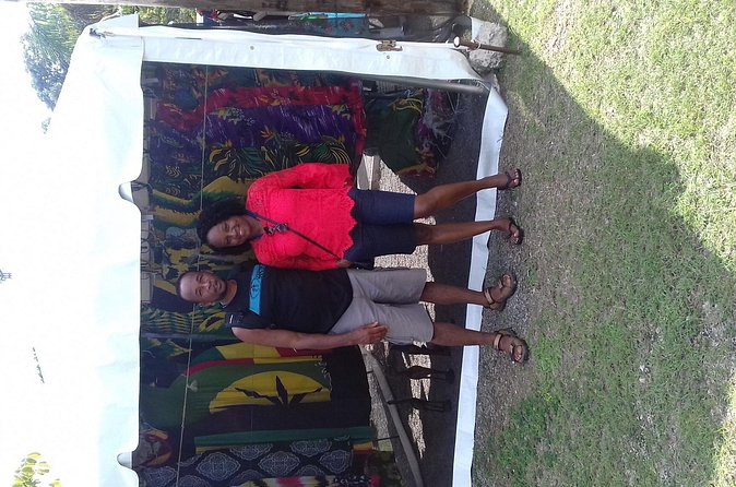 Day Trip to Dunn's River Falls from Montego Bay - Vendors after the falls: plan your response