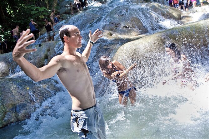 Dunn's River Falls and Ocho Rios Shopping Tour from Montego Bay Hotels - Scotchies Outdoor Garden Restaurant: jerk lunch that’s easy to find