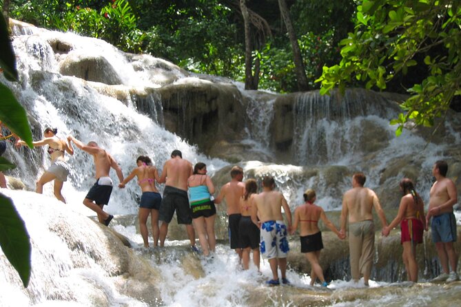 Dunn's River Falls and Ocho Rios Shopping Tour from Runaway Bay - The Ocho Rios Walk and Craft Market Time, How to Shop Smart