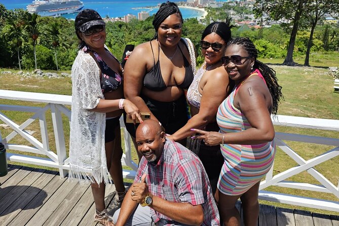Dunn's River Falls and Ocho Rios Sightseeing with Shopping - Ocho Rios sightseeing and shopping without the headache