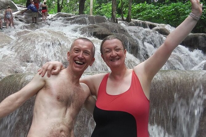 Dunn's River Falls Climb and Beach Include Entry Fee (ᵔᵕᵔ) - Your Main Stop: Climbing, Park Time, and Beach Access
