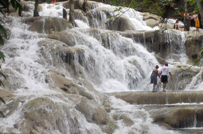 Dunn's river falls, shopping and lunch - Who should book this Dunn’s River Falls + lunch + shopping tour