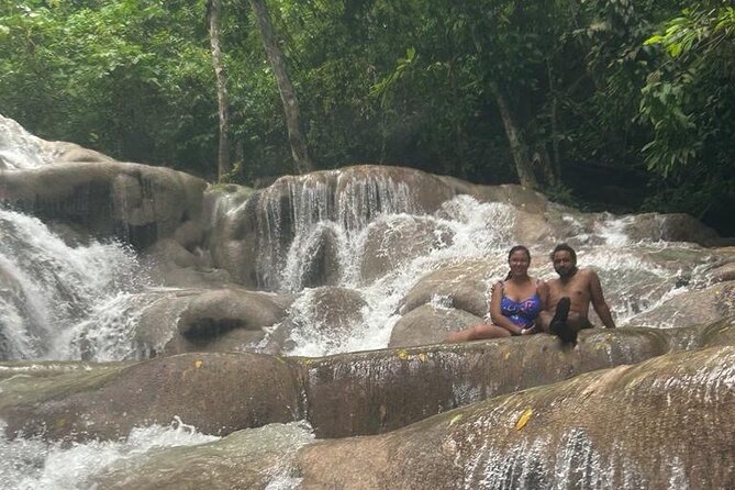 Dunns River Falls and Shopping Tour in Ocho Rios - Market and Ocho Rios Shopping Time With Your Guide