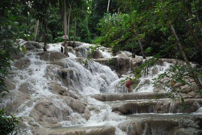 Dunns River Falls from Ocho Rios - Getting your gate passes, then lining up with a falls guide