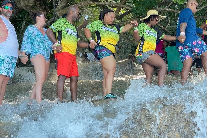 Exhilarating Dunn's River Falls Guided Tour from Ocho Rios hotels - Reaching the Top, Enjoying Views Without Losing Track of Time