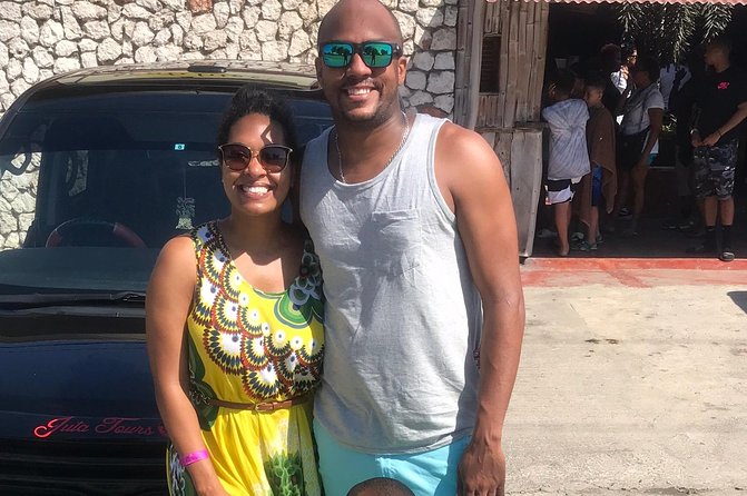 Explore, Montego Bay highlight City Tour and shopping. - Shopping in Montego Bay: how to get value in a brief stop