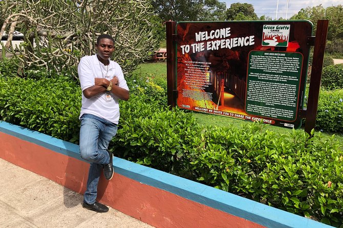 Explore Montego Bay Jamaica Private Tour to Green Gratto Cave - Queen’s Monument: a pause that helps you read the landscape