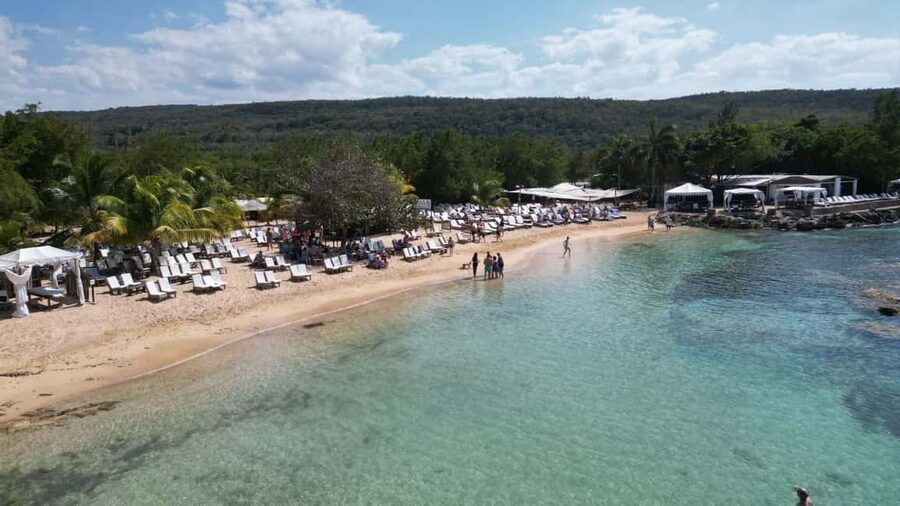 Falmouth: Bamboo Beach Break - Lunch and cocktails at the beach: how to enjoy without overspending