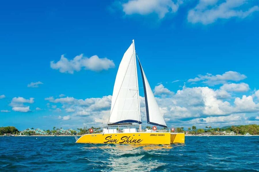 From Falmouth/Ocho Rios: Negril Beach and Catamaran Cruise - Party cruise with open bar and live music