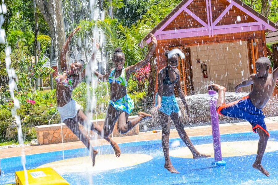 From Montego Bay: Dunn’s River Falls Experience - The 600ft climb: how the guides help and how to pace yourself