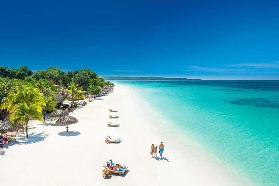 From Montego Bay: Negril Beach and Rick's Café Day Trip - Seven Mile Beach: your main stretch of sand and water