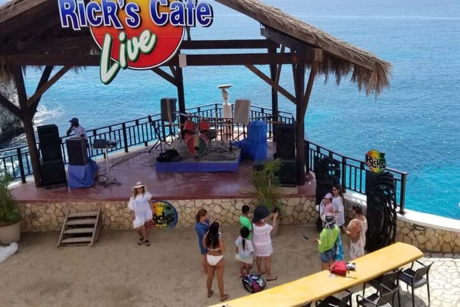 From Montego Bay: Negril Beach and Rick's Café Day Trip - Getting there from Montego Bay: hotel pickup, AC comfort, and drive time
