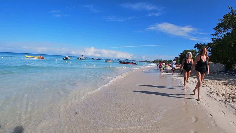 From Montego Bay: Negril Beach & Rick's Cafe Sunset Day Trip - Why Negril and Rick’s Cafe works as a single 6 to 7 hour plan